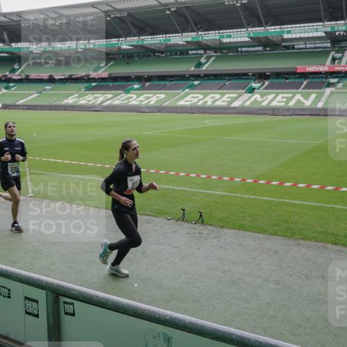 05.10.2025 - 20. swb-Marathon Bremen Michael Burmester http://msf.ph/oto/9271423 05.10.2025 12:44:22 Laufen im Stadion 288, 329, 506, 539, 548, 642, 657, 917, 1196, 1992, 2092, 2188, 2249, 3150, 3219, 3251, 3982, 4422, 5908, 6633, 7099, 7373, 7525, 7949, 8030, 8169, 8351, 8382, 577, 706, 1992, 2967, 3435, 3580, 4369, 4631, 4867, 5014, 5287, 5495, 5988, 6224, 6385, 6912, 7816, 7834, 8275, 8593, 9095 meine-sportfotos.de