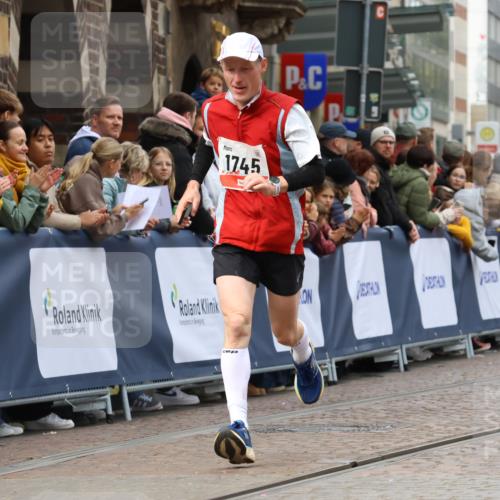 05.10.2025 - 20. swb-Marathon Bremen Strokosch-Dieckow http://msf.ph/oto/9271426 05.10.2025 13:01:59 Ziel 1745, 2062 meine-sportfotos.de