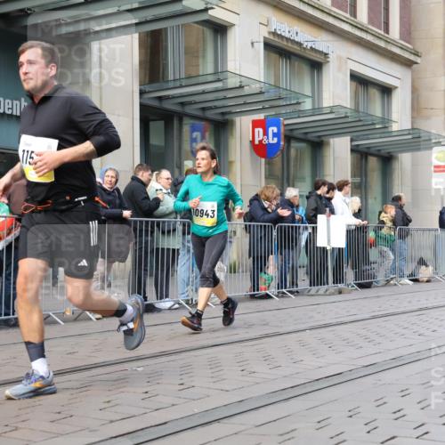 05.10.2025 - 20. swb-Marathon Bremen Strokosch-Dieckow http://msf.ph/oto/9271428 05.10.2025 11:09:13 Ziel 9001, 9002, 9185, 9493, 9538, 9649, 9731, 9732, 9848, 9887, 9892, 9945, 10074, 10214, 10245, 10316, 10412, 10417, 10419, 10672, 10865, 10881, 10886, 10943, 11037, 11218, 11407, 11447, 11526, 11614, 11654, 11655, 11664, 9001, 9002, 9185, 9493, 9538, 9649, 9731, 9732, 9848, 9887, 9892, 9945, 10074, 10214, 10245, 10316, 10412, 10417, 10419, 10672, 10865, 10881, 10886, 10943, 11037, 11218, 11447, 11526, 11614, 11664 meine-sportfotos.de