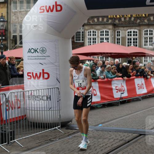 05.10.2025 - 20. swb-Marathon Bremen Yannick Fuchs http://msf.ph/oto/9271434 05.10.2025 12:16:10 Ziel 13 meine-sportfotos.de