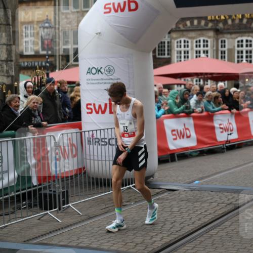 05.10.2025 - 20. swb-Marathon Bremen Yannick Fuchs http://msf.ph/oto/9271438 05.10.2025 12:16:11 Ziel 13 meine-sportfotos.de