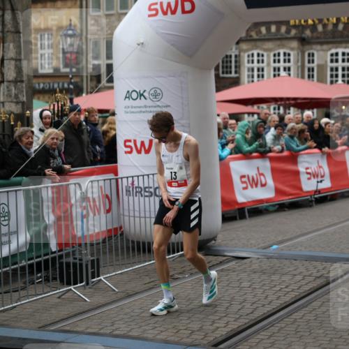 05.10.2025 - 20. swb-Marathon Bremen Yannick Fuchs http://msf.ph/oto/9271450 05.10.2025 12:16:11 Ziel 13 meine-sportfotos.de