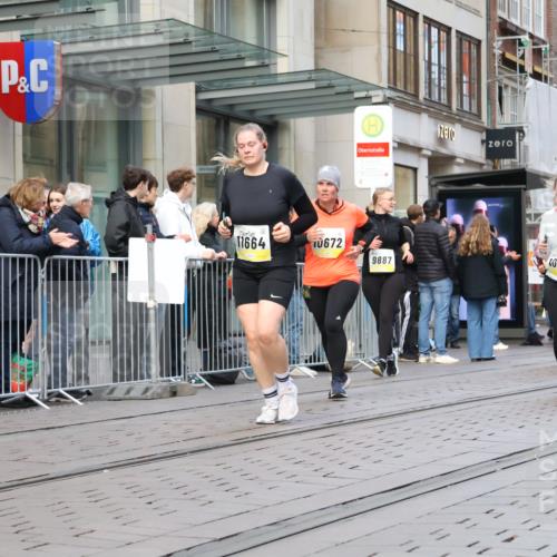 05.10.2025 - 20. swb-Marathon Bremen Strokosch-Dieckow http://msf.ph/oto/9271453 05.10.2025 11:09:15 Ziel 9001, 9002, 9185, 9493, 9538, 9649, 9731, 9732, 9887, 9945, 10074, 10214, 10245, 10316, 10412, 10417, 10419, 10672, 10865, 10881, 10886, 10943, 11037, 11206, 11218, 11407, 11447, 11526, 11614, 11654, 11655, 11664, 9001, 9002, 9185, 9493, 9538, 9649, 9731, 9732, 9887, 9945, 10074, 10214, 10245, 10316, 10412, 10417, 10419, 10672, 10865, 10881, 10886, 10943, 11037, 11206, 11218, 11447, 11526, 11614, 11664 meine-sportfotos.de
