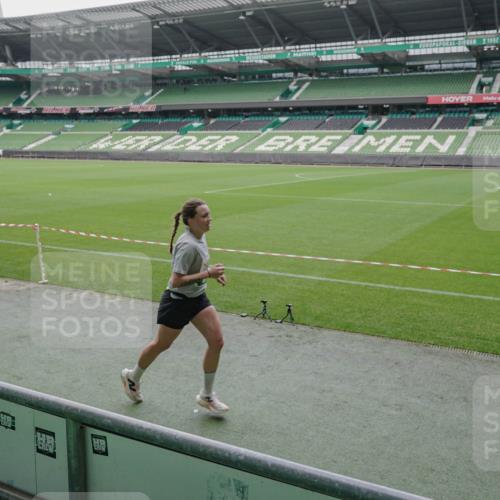 05.10.2025 - 20. swb-Marathon Bremen Michael Burmester http://msf.ph/oto/9271459 05.10.2025 12:44:24 Laufen im Stadion 288, 329, 506, 539, 548, 642, 657, 917, 1196, 2013, 2092, 2188, 2249, 3150, 3219, 3251, 3982, 4422, 5908, 6633, 7099, 7373, 7525, 7949, 8030, 8169, 8351, 8382, 577, 706, 1992, 2967, 3435, 4369, 4631, 4867, 5014, 5287, 5495, 5988, 6385, 6912, 7816, 7834, 8275, 8593, 9095 meine-sportfotos.de