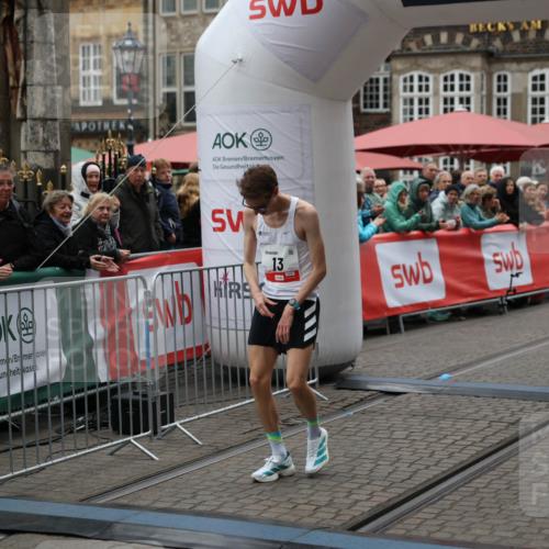 05.10.2025 - 20. swb-Marathon Bremen Yannick Fuchs http://msf.ph/oto/9271466 05.10.2025 12:16:11 Ziel 13 meine-sportfotos.de