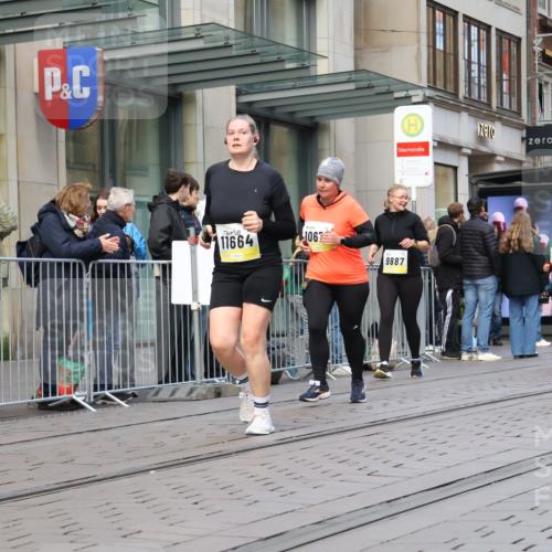 05.10.2025 - 20. swb-Marathon Bremen Strokosch-Dieckow http://msf.ph/oto/9271468 05.10.2025 11:09:16 Ziel 9001, 9002, 9185, 9493, 9538, 9649, 9731, 9732, 9887, 9945, 10074, 10214, 10245, 10316, 10412, 10417, 10419, 10672, 10865, 10881, 10886, 10943, 11037, 11206, 11218, 11407, 11447, 11526, 11614, 11654, 11655, 11664, 9001, 9002, 9185, 9493, 9538, 9649, 9731, 9732, 9887, 9945, 10074, 10214, 10245, 10316, 10412, 10417, 10419, 10672, 10865, 10881, 10886, 10943, 11037, 11206, 11218, 11447, 11526, 11614, 11664 meine-sportfotos.de