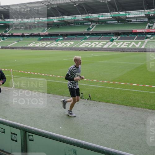 05.10.2025 - 20. swb-Marathon Bremen Michael Burmester http://msf.ph/oto/9271475 05.10.2025 12:44:27 Laufen im Stadion 288, 329, 506, 539, 548, 642, 657, 917, 1196, 2013, 2092, 2188, 2249, 3150, 3219, 3251, 3982, 4422, 5908, 6633, 7099, 7373, 7525, 7949, 8030, 8169, 8351, 8382, 288, 577, 706, 1992, 2967, 3435, 4369, 4631, 4867, 5014, 5287, 5495, 5988, 6385, 6912, 7816, 7834, 8275, 8593, 9095 meine-sportfotos.de
