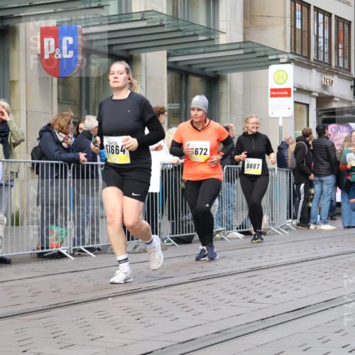 05.10.2025 - 20. swb-Marathon Bremen Strokosch-Dieckow http://msf.ph/oto/9271478 05.10.2025 11:09:16 Ziel 9001, 9002, 9185, 9493, 9538, 9649, 9731, 9732, 9887, 9945, 10074, 10214, 10245, 10316, 10412, 10417, 10419, 10672, 10865, 10881, 10886, 10943, 11037, 11206, 11218, 11407, 11447, 11526, 11614, 11654, 11655, 11664, 9001, 9002, 9185, 9493, 9538, 9649, 9731, 9732, 9887, 9945, 10074, 10214, 10245, 10316, 10412, 10417, 10419, 10672, 10865, 10881, 10886, 10943, 11037, 11206, 11218, 11447, 11526, 11614, 11664 meine-sportfotos.de
