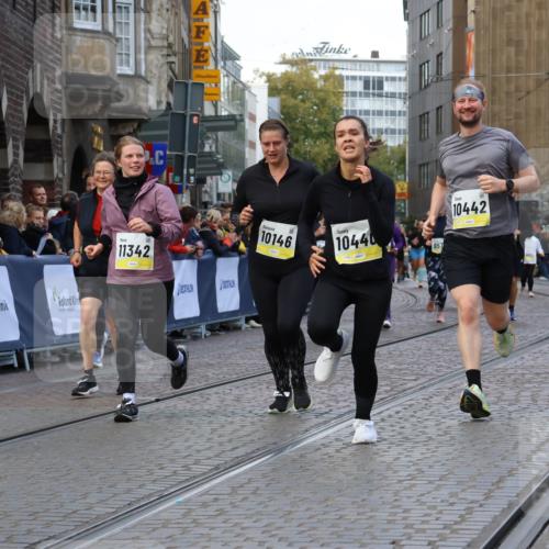 05.10.2025 - 20. swb-Marathon Bremen Strokosch-Dieckow http://msf.ph/oto/9271488 05.10.2025 11:10:33 Ziel 9446, 10146, 10440, 10441, 10442, 10980, 11240, 11342 meine-sportfotos.de