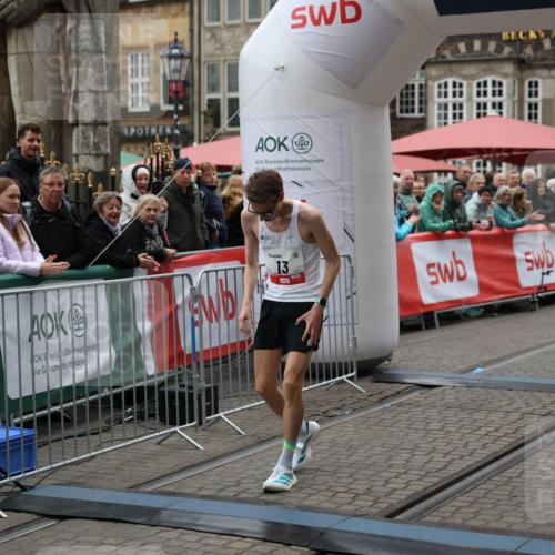 05.10.2025 - 20. swb-Marathon Bremen Yannick Fuchs http://msf.ph/oto/9271490 05.10.2025 12:16:11 Ziel 13 meine-sportfotos.de