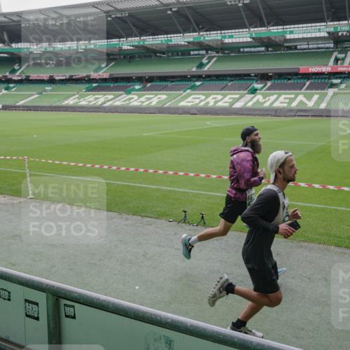 05.10.2025 - 20. swb-Marathon Bremen Michael Burmester http://msf.ph/oto/9271576 05.10.2025 12:44:30 Laufen im Stadion 329, 506, 539, 548, 642, 657, 819, 917, 1196, 2013, 2092, 2188, 2249, 3150, 3219, 3251, 3982, 4358, 4422, 5908, 6633, 7099, 7373, 7525, 7949, 8030, 8169, 8351, 8382, 288, 706, 1992, 2967, 3435, 4369, 4631, 4867, 5014, 5287, 5495, 5988, 6385, 6912, 8275, 8593, 9095 meine-sportfotos.de