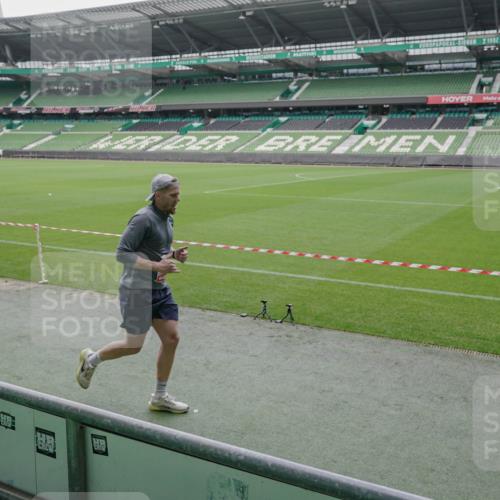 05.10.2025 - 20. swb-Marathon Bremen Michael Burmester http://msf.ph/oto/9271597 05.10.2025 12:44:38 Laufen im Stadion 109, 329, 506, 539, 548, 642, 657, 819, 917, 1196, 1631, 2013, 2092, 2188, 2249, 2719, 3150, 3219, 3251, 3342, 3982, 4358, 4422, 5908, 6302, 6633, 7099, 7373, 7525, 7949, 8030, 8169, 8351, 8382, 288, 1992, 5014, 8275 meine-sportfotos.de
