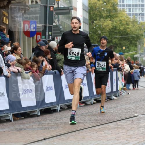 05.10.2025 - 20. swb-Marathon Bremen Strokosch-Dieckow http://msf.ph/oto/9271605 05.10.2025 13:02:28 Ziel 662, 1810, 3327, 6849 meine-sportfotos.de