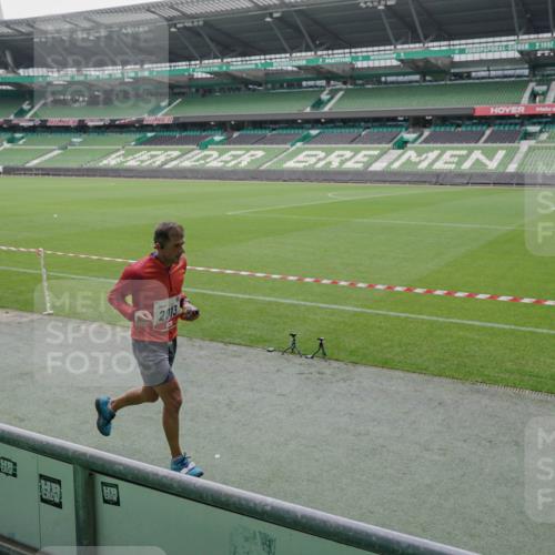 05.10.2025 - 20. swb-Marathon Bremen Michael Burmester http://msf.ph/oto/9271656 05.10.2025 12:44:43 Laufen im Stadion 109, 329, 506, 539, 548, 642, 657, 819, 917, 1631, 2013, 2092, 2188, 2666, 2719, 3150, 3219, 3251, 3327, 3342, 3982, 4358, 4422, 5908, 6302, 6633, 7099, 7373, 7525, 8030, 8169, 8351, 8382, 9130, 288, 1196, 2249, 7949 meine-sportfotos.de