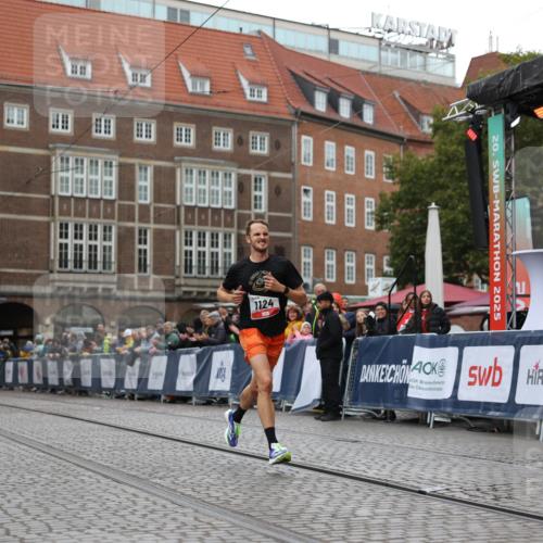 05.10.2025 - 20. swb-Marathon Bremen Yannick Fuchs http://msf.ph/oto/9271666 05.10.2025 12:17:36 Ziel  meine-sportfotos.de