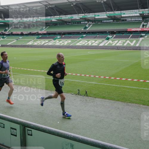 05.10.2025 - 20. swb-Marathon Bremen Michael Burmester http://msf.ph/oto/9271672 05.10.2025 12:44:44 Laufen im Stadion 109, 329, 506, 539, 548, 642, 657, 819, 917, 1631, 2013, 2092, 2188, 2666, 2719, 3150, 3219, 3251, 3327, 3342, 3982, 4358, 4422, 4571, 5908, 6302, 6633, 6996, 7099, 7373, 7525, 8030, 8169, 8351, 8382, 9130, 288, 1196, 2249, 5908, 7949, 8030 meine-sportfotos.de