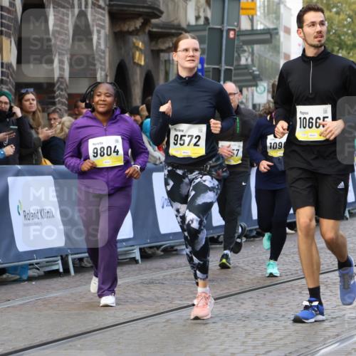 05.10.2025 - 20. swb-Marathon Bremen Strokosch-Dieckow http://msf.ph/oto/9271694 05.10.2025 11:10:40 Ziel 9446, 9572, 9804, 10665, 10962, 11157, 11240 meine-sportfotos.de