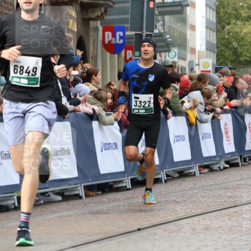 05.10.2025 - 20. swb-Marathon Bremen Strokosch-Dieckow http://msf.ph/oto/9271726 05.10.2025 13:02:29 Ziel 662, 1810, 3327, 6849 meine-sportfotos.de