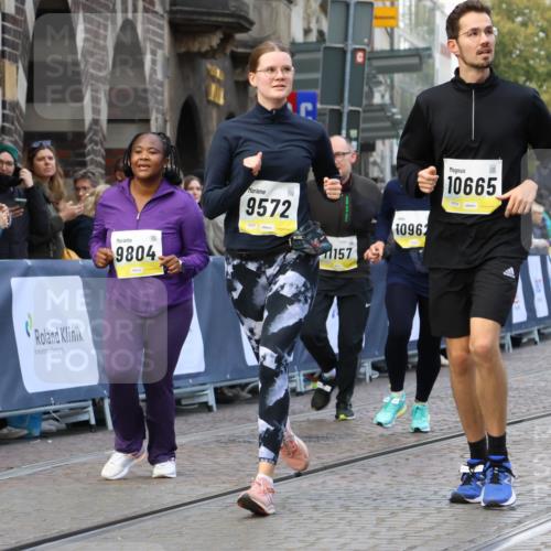 05.10.2025 - 20. swb-Marathon Bremen Strokosch-Dieckow http://msf.ph/oto/9271761 05.10.2025 11:10:40 Ziel 9446, 9572, 9804, 10665, 10962, 11157, 11240 meine-sportfotos.de