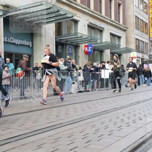 05.10.2025 - 20. swb-Marathon Bremen Strokosch-Dieckow http://msf.ph/oto/9271778 05.10.2025 11:09:30 Ziel 9001, 9288, 9410, 9538, 9685, 9731, 9732, 9760, 9887, 9972, 10245, 10316, 10412, 10435, 10448, 10515, 10659, 10672, 10827, 10860, 10881, 10885, 10886, 11206, 11219, 11381, 11405, 11407, 11486, 11634, 11654, 11655, 11664, 11748, 9001, 9288, 9410, 9538, 9685, 9731, 9732, 9760, 9887, 9972, 10245, 10316, 10412, 10435, 10448, 10515, 10659, 10672, 10827, 10860, 10881, 10885, 10886, 11206, 11219, 11381, 11405, 11664 meine-sportfotos.de