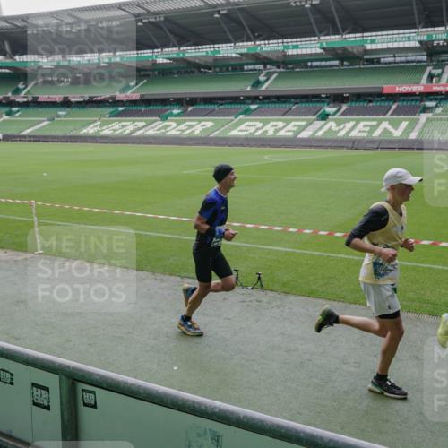 05.10.2025 - 20. swb-Marathon Bremen Michael Burmester http://msf.ph/oto/9271781 05.10.2025 12:44:54 Laufen im Stadion 109, 506, 539, 642, 657, 819, 917, 1055, 1631, 2013, 2188, 2666, 2719, 3150, 3218, 3219, 3251, 3327, 3342, 3982, 4358, 4571, 6302, 6633, 6996, 7099, 7525, 8169, 8351, 8382, 8828, 9130, 329, 548, 1196, 2092, 2249, 4422, 5908, 7373, 7949, 8030 meine-sportfotos.de