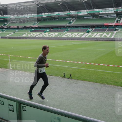 05.10.2025 - 20. swb-Marathon Bremen Michael Burmester http://msf.ph/oto/9271799 05.10.2025 12:44:55 Laufen im Stadion 109, 506, 539, 642, 657, 819, 917, 1055, 1631, 2013, 2188, 2666, 2719, 3150, 3218, 3219, 3251, 3327, 3342, 3982, 4358, 4571, 6302, 6633, 6996, 7099, 7525, 8169, 8351, 8382, 8828, 9130, 329, 548, 1196, 2092, 2249, 4422, 5908, 7373, 7949, 8030 meine-sportfotos.de