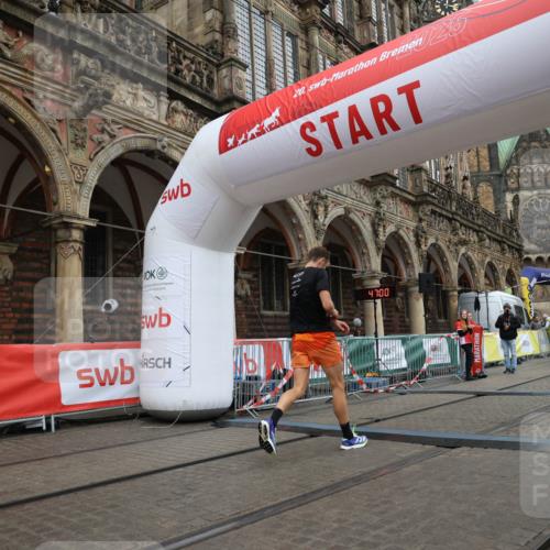 05.10.2025 - 20. swb-Marathon Bremen Yannick Fuchs http://msf.ph/oto/9271802 05.10.2025 12:17:41 Ziel 1124 meine-sportfotos.de