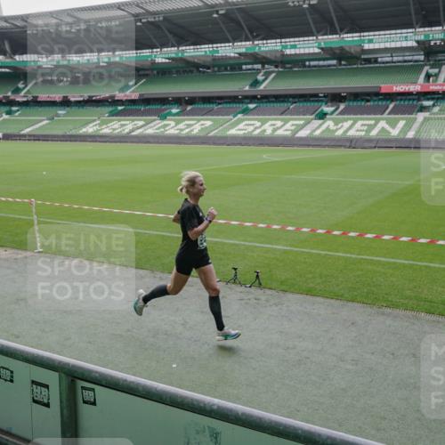 05.10.2025 - 20. swb-Marathon Bremen Michael Burmester http://msf.ph/oto/9271817 05.10.2025 12:45:01 Laufen im Stadion 109, 506, 539, 642, 657, 819, 917, 1055, 1631, 1790, 2013, 2188, 2666, 2719, 3150, 3218, 3219, 3251, 3327, 3342, 3982, 4358, 4571, 6302, 6633, 6996, 7099, 7525, 8169, 8351, 8382, 8747, 8828, 9130, 329, 548, 2092, 4422, 5908, 7373, 7949, 8030 meine-sportfotos.de