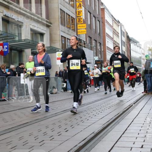 05.10.2025 - 20. swb-Marathon Bremen Strokosch-Dieckow http://msf.ph/oto/9271823 05.10.2025 11:09:33 Ziel 9001, 9288, 9410, 9538, 9554, 9561, 9685, 9731, 9732, 9760, 9887, 9972, 10245, 10316, 10383, 10412, 10435, 10448, 10515, 10659, 10672, 10827, 10860, 10881, 10885, 10886, 10969, 11206, 11219, 11381, 11401, 11405, 11407, 11486, 11634, 11654, 11655, 11748, 9001, 9288, 9410, 9538, 9554, 9561, 9685, 9731, 9732, 9760, 9887, 9972, 10245, 10316, 10383, 10412, 10435, 10448, 10515, 10659, 10672, 10827, 10860, 10881, 10885, 10886, 10969, 11206, 11219, 11381, 11401, 11405 meine-sportfotos.de