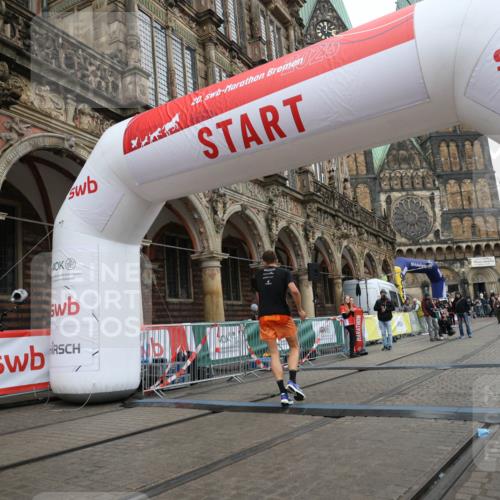 05.10.2025 - 20. swb-Marathon Bremen Yannick Fuchs http://msf.ph/oto/9271850 05.10.2025 12:17:41 Ziel 1124 meine-sportfotos.de