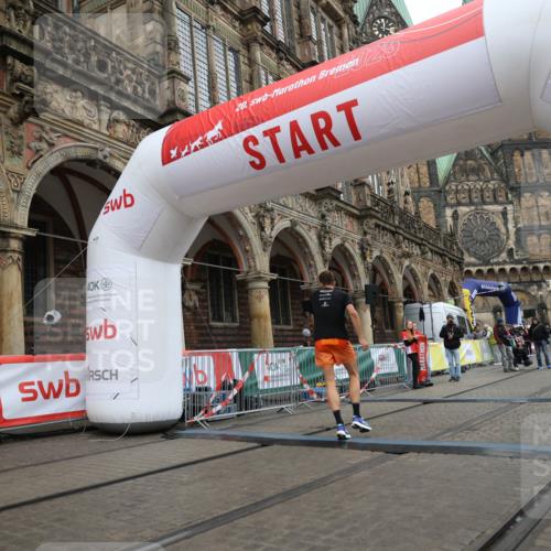 05.10.2025 - 20. swb-Marathon Bremen Yannick Fuchs http://msf.ph/oto/9271856 05.10.2025 12:17:41 Ziel 1124 meine-sportfotos.de
