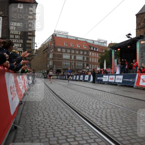 05.10.2025 - 20. swb-Marathon Bremen Yannick Fuchs http://msf.ph/oto/9271875 05.10.2025 12:17:51 Ziel 1739 meine-sportfotos.de