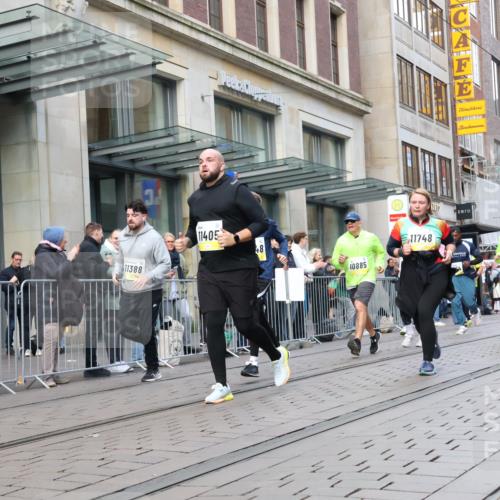 05.10.2025 - 20. swb-Marathon Bremen Strokosch-Dieckow http://msf.ph/oto/9271899 05.10.2025 11:09:36 Ziel 7799, 9001, 9288, 9410, 9470, 9476, 9538, 9554, 9561, 9685, 9760, 9972, 10383, 10412, 10435, 10448, 10515, 10596, 10659, 10827, 10860, 10885, 10886, 10969, 11206, 11219, 11381, 11401, 11405, 11486, 11536, 11634, 11654, 11655, 11748, 7799, 9001, 9288, 9410, 9470, 9476, 9538, 9554, 9561, 9685, 9760, 9972, 10383, 10412, 10435, 10448, 10515, 10596, 10659, 10827, 10860, 10885, 10886, 10969, 11206, 11219, 11381, 11401, 11405 meine-sportfotos.de