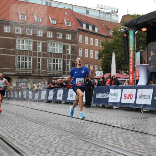 05.10.2025 - 20. swb-Marathon Bremen Yannick Fuchs http://msf.ph/oto/9271903 05.10.2025 12:17:52 Ziel 1739 meine-sportfotos.de