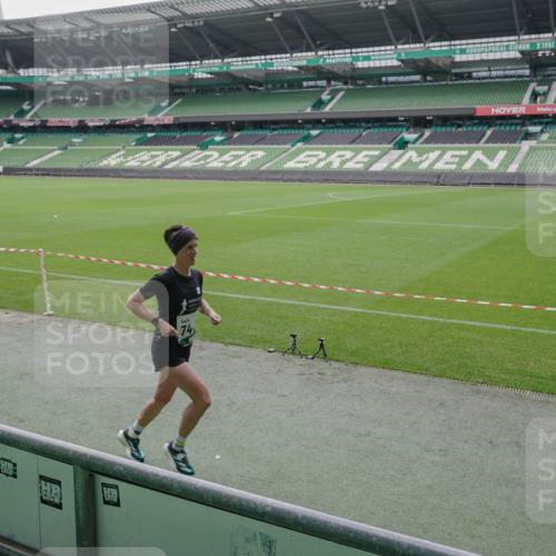05.10.2025 - 20. swb-Marathon Bremen Michael Burmester http://msf.ph/oto/9271927 05.10.2025 12:45:25 Laufen im Stadion 109, 349, 819, 1055, 1146, 1631, 1790, 1883, 2666, 2719, 3197, 3218, 3327, 3342, 3807, 4358, 4571, 4786, 5132, 5588, 6150, 6302, 6996, 7440, 8747, 8828, 9130, 539, 642, 657, 917, 2013, 2188, 3150, 3219, 3251, 3982, 6633, 7525, 8169, 8351, 8382 meine-sportfotos.de