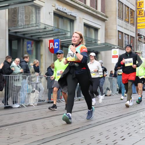 05.10.2025 - 20. swb-Marathon Bremen Strokosch-Dieckow http://msf.ph/oto/9271936 05.10.2025 11:09:37 Ziel 7799, 9001, 9288, 9410, 9470, 9476, 9554, 9561, 9685, 9760, 9972, 10383, 10412, 10435, 10448, 10515, 10563, 10596, 10659, 10827, 10860, 10885, 10969, 11206, 11219, 11381, 11401, 11405, 11486, 11536, 11634, 11655, 11748, 7799, 9001, 9288, 9410, 9470, 9476, 9554, 9561, 9685, 9760, 9972, 10383, 10412, 10435, 10448, 10515, 10563, 10596, 10659, 10827, 10860, 10885, 10969, 11206, 11219, 11381, 11401, 11405 meine-sportfotos.de