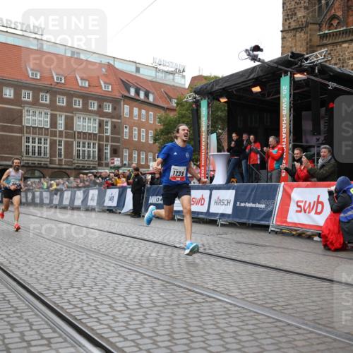 05.10.2025 - 20. swb-Marathon Bremen Yannick Fuchs http://msf.ph/oto/9271943 05.10.2025 12:17:53 Ziel 404, 1739 meine-sportfotos.de