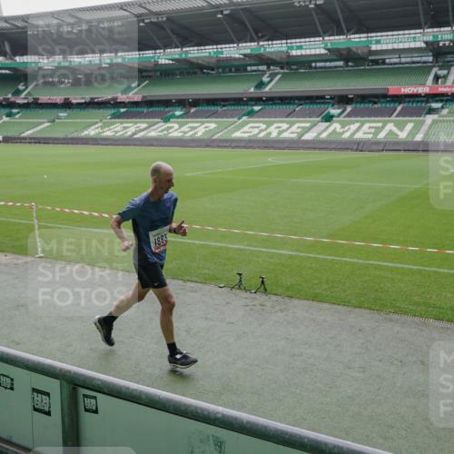 05.10.2025 - 20. swb-Marathon Bremen Michael Burmester http://msf.ph/oto/9271945 05.10.2025 12:45:26 Laufen im Stadion 109, 349, 819, 1055, 1146, 1631, 1790, 1883, 2666, 2719, 3197, 3218, 3327, 3342, 3807, 4358, 4571, 4786, 5132, 5588, 6150, 6302, 6996, 7440, 8747, 8828, 9130, 539, 642, 657, 917, 2013, 2188, 3150, 3219, 3251, 3982, 6633, 7525, 8169, 8351, 8382 meine-sportfotos.de
