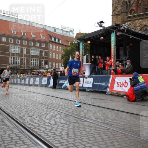 05.10.2025 - 20. swb-Marathon Bremen Yannick Fuchs http://msf.ph/oto/9271956 05.10.2025 12:17:53 Ziel 404, 1739 meine-sportfotos.de