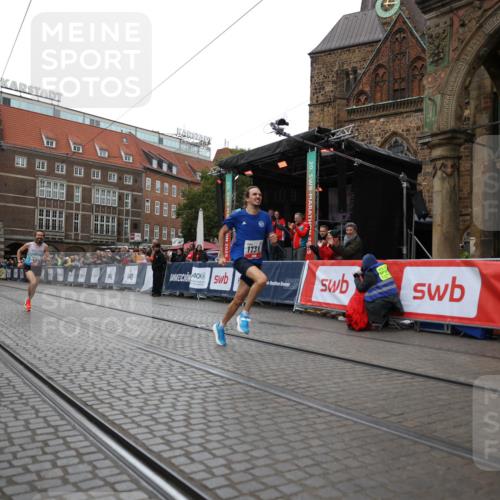 05.10.2025 - 20. swb-Marathon Bremen Yannick Fuchs http://msf.ph/oto/9271965 05.10.2025 12:17:53 Ziel 404, 1739 meine-sportfotos.de