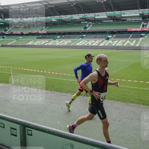 05.10.2025 - 20. swb-Marathon Bremen Michael Burmester http://msf.ph/oto/9271979 05.10.2025 12:45:29 Laufen im Stadion 109, 349, 649, 819, 852, 1055, 1146, 1307, 1631, 1790, 1883, 2666, 2719, 3197, 3218, 3327, 3342, 3807, 4358, 4571, 4786, 5132, 5588, 6150, 6302, 6996, 7028, 7440, 8747, 8828, 9130, 539, 642, 657, 819, 2013, 2188, 3150, 3219, 3251, 3982, 4358, 6633, 8169, 8351, 8382 meine-sportfotos.de
