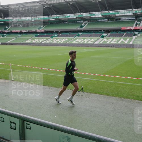 05.10.2025 - 20. swb-Marathon Bremen Michael Burmester http://msf.ph/oto/9272010 05.10.2025 12:45:35 Laufen im Stadion 109, 349, 649, 852, 943, 1055, 1091, 1146, 1307, 1790, 1883, 2545, 2666, 3197, 3218, 3327, 3807, 4571, 4786, 5132, 5588, 6150, 6302, 6996, 7028, 7440, 7526, 8747, 8828, 9130, 109, 642, 657, 819, 1631, 2013, 2188, 2719, 3219, 3251, 3342, 4358, 6302, 6633, 8169, 8351, 8382 meine-sportfotos.de