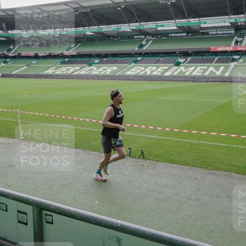 05.10.2025 - 20. swb-Marathon Bremen Michael Burmester http://msf.ph/oto/9272032 05.10.2025 12:45:38 Laufen im Stadion 349, 649, 852, 943, 1055, 1091, 1146, 1307, 1790, 1883, 2545, 2666, 3197, 3218, 3327, 3807, 4571, 4786, 5132, 5588, 6150, 6996, 7028, 7440, 7526, 8747, 8828, 9130, 109, 642, 819, 1631, 2013, 2188, 2719, 3251, 3342, 4358, 6302, 6633, 8169, 8351 meine-sportfotos.de