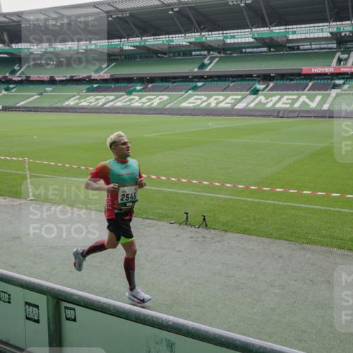 05.10.2025 - 20. swb-Marathon Bremen Michael Burmester http://msf.ph/oto/9272063 05.10.2025 12:45:42 Laufen im Stadion 349, 649, 852, 943, 1055, 1091, 1146, 1307, 1790, 1883, 2545, 3197, 3218, 3327, 3807, 4571, 4786, 5132, 5588, 6150, 6996, 7028, 7440, 7526, 8747, 8828, 9130, 109, 819, 1631, 2013, 2666, 2719, 3327, 3342, 4358, 6302 meine-sportfotos.de
