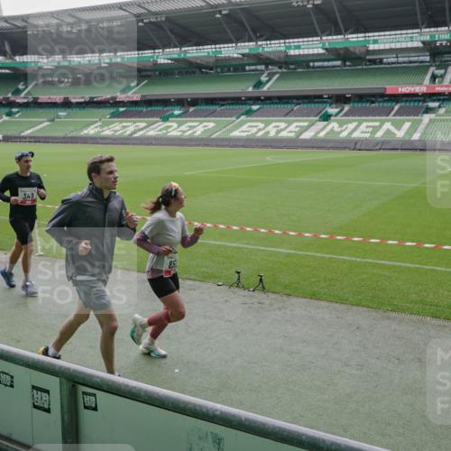 05.10.2025 - 20. swb-Marathon Bremen Michael Burmester http://msf.ph/oto/9272078 05.10.2025 12:45:47 Laufen im Stadion 349, 649, 852, 943, 1055, 1091, 1146, 1307, 1790, 1883, 2545, 3197, 3218, 3807, 4786, 5132, 5588, 6150, 7028, 7440, 7526, 8747, 109, 819, 1631, 2666, 2719, 3327, 3342, 4358, 4571, 6302, 6996, 8828, 9130 meine-sportfotos.de