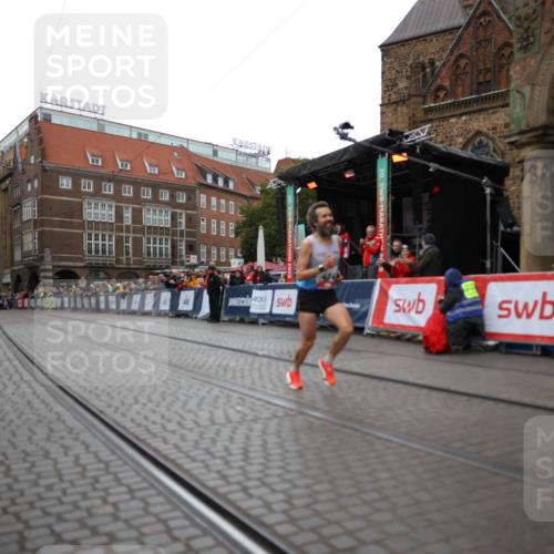 05.10.2025 - 20. swb-Marathon Bremen Yannick Fuchs http://msf.ph/oto/9272090 05.10.2025 12:17:54 Ziel 404, 1739 meine-sportfotos.de
