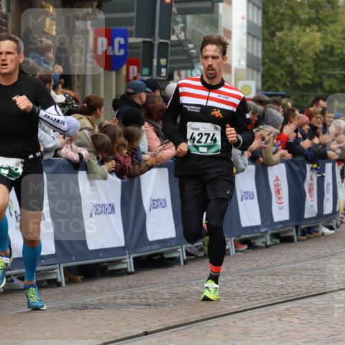 05.10.2025 - 20. swb-Marathon Bremen Strokosch-Dieckow http://msf.ph/oto/9272091 05.10.2025 13:02:46 Ziel 539, 3054, 4274 meine-sportfotos.de