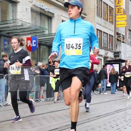 05.10.2025 - 20. swb-Marathon Bremen Strokosch-Dieckow http://msf.ph/oto/9272093 05.10.2025 11:09:44 Ziel 7799, 9288, 9410, 9470, 9476, 9554, 9561, 9685, 9760, 9806, 9972, 10082, 10383, 10435, 10448, 10515, 10563, 10596, 10659, 10827, 10860, 10885, 10969, 11204, 11219, 11261, 11381, 11401, 11405, 11486, 11536, 11634, 11748, 7799, 9288, 9410, 9470, 9476, 9554, 9561, 9685, 9760, 9806, 9972, 10082, 10383, 10435, 10448, 10515, 10563, 10596, 10659, 10827, 10860, 10885, 10969, 11204, 11219, 11261, 11381, 11401, 11405 meine-sportfotos.de