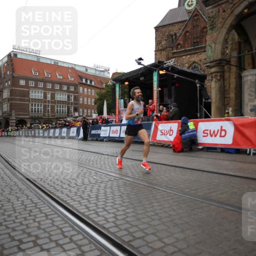 05.10.2025 - 20. swb-Marathon Bremen Yannick Fuchs http://msf.ph/oto/9272100 05.10.2025 12:17:54 Ziel 404, 1739 meine-sportfotos.de