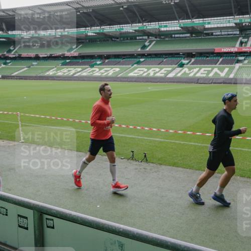 05.10.2025 - 20. swb-Marathon Bremen Michael Burmester http://msf.ph/oto/9272111 05.10.2025 12:45:49 Laufen im Stadion 349, 649, 852, 943, 1091, 1146, 1307, 1790, 1883, 2545, 3197, 3218, 3807, 4786, 5132, 5588, 6150, 7028, 7440, 7526, 8747, 109, 819, 1055, 1631, 2666, 2719, 3327, 3342, 4358, 4571, 6302, 6996, 8828, 9130 meine-sportfotos.de